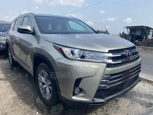 Photo - Toyota Highlander 2014 Gold