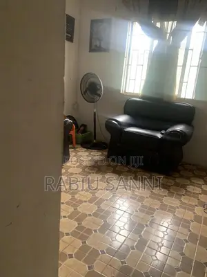 Housecleaner