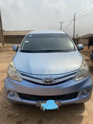 Toyota Avanza 2013 Blue