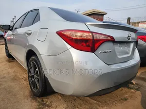 Toyota Corolla 2019 Silver