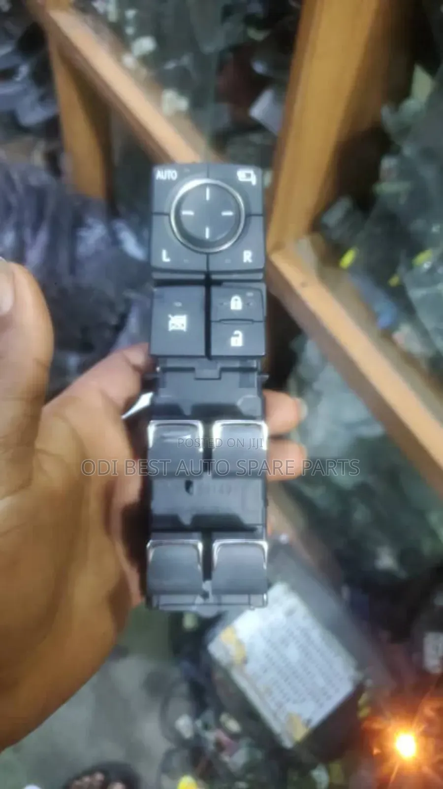 Lexus Lx 570 2018 Model Pressing Button Front Left Side