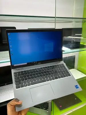 Laptop Dell Precision 3561 16GB Intel Core i7 SSD 512GB