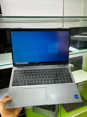 Laptop Dell Precision 3561 16GB Intel Core i7 SSD 512GB