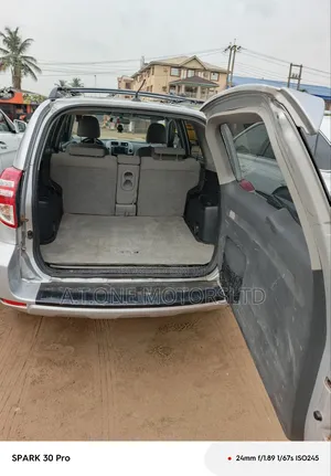Toyota RAV4 2.5 4x4 2010 Silver