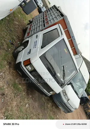 Mercedes-benz Mb100 2005 White