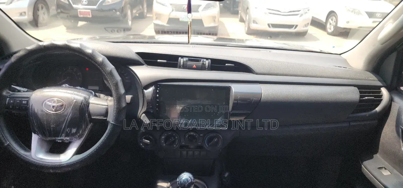Toyota Hilux 2019 Black