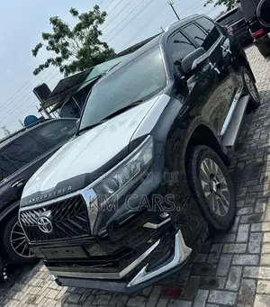 Photo - Toyota Land Cruiser Prado 2022 Black