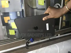 Apple iPad Air (2022) 256 GB Gray