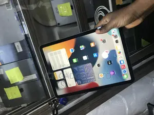 Apple iPad Air (2022) 256 GB Gray