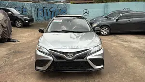 Toyota Camry XSE (2.5L 4cyl 8A) 2019 Silver