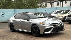 Toyota Camry XSE (2.5L 4cyl 8A) 2019 Silver