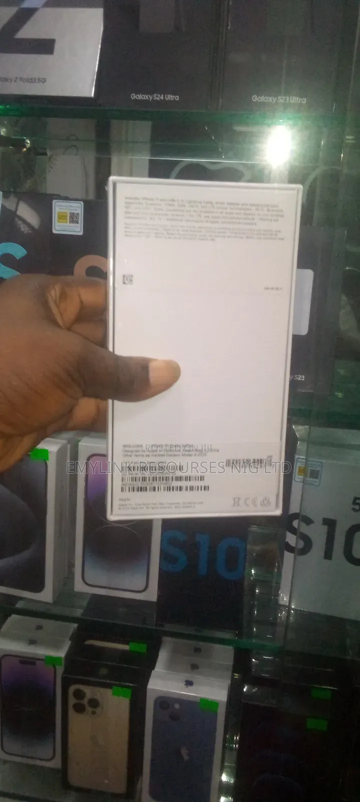 New Apple iPhone 11 64 GB Green