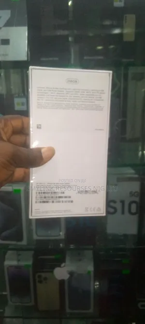 New Apple iPhone XS Max 256 GB Silver
