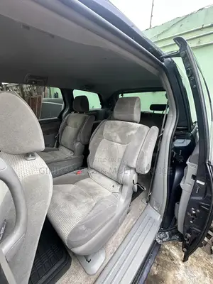 Toyota Sienna LE 2009 Blue