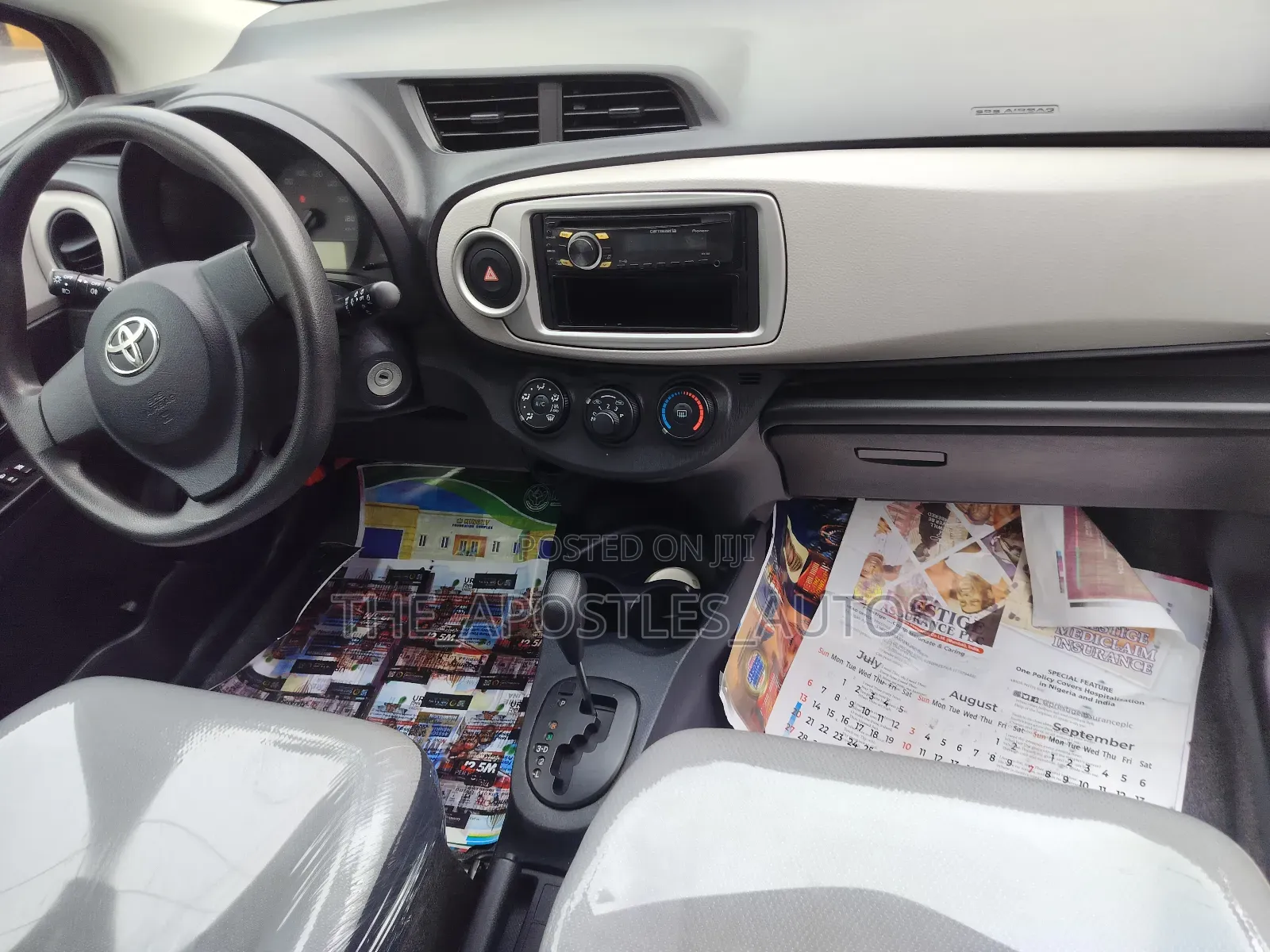 Toyota Yaris SE Hatchback 5dr 2014 Gray