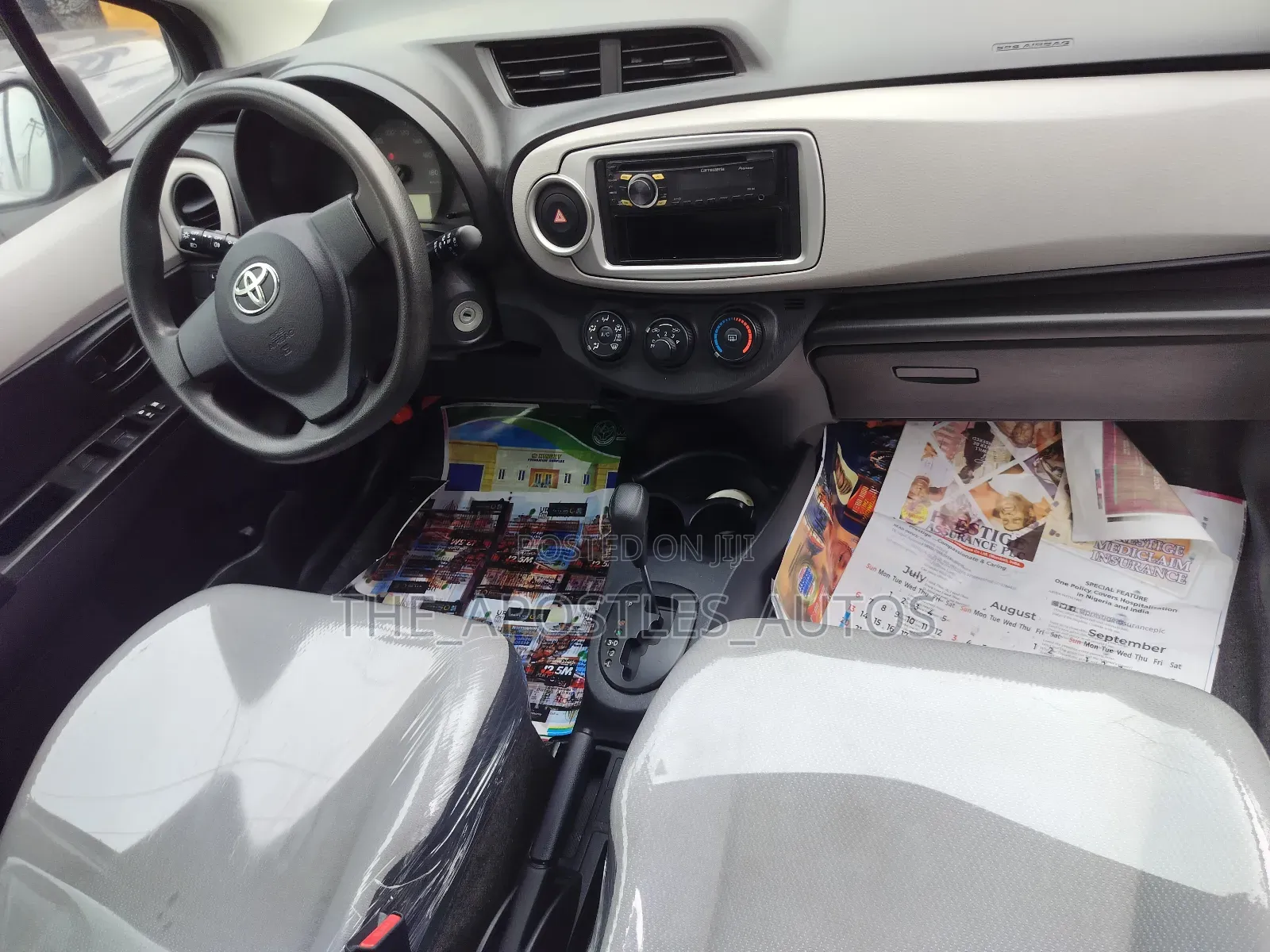 Toyota Yaris SE Hatchback 5dr 2014 Gray