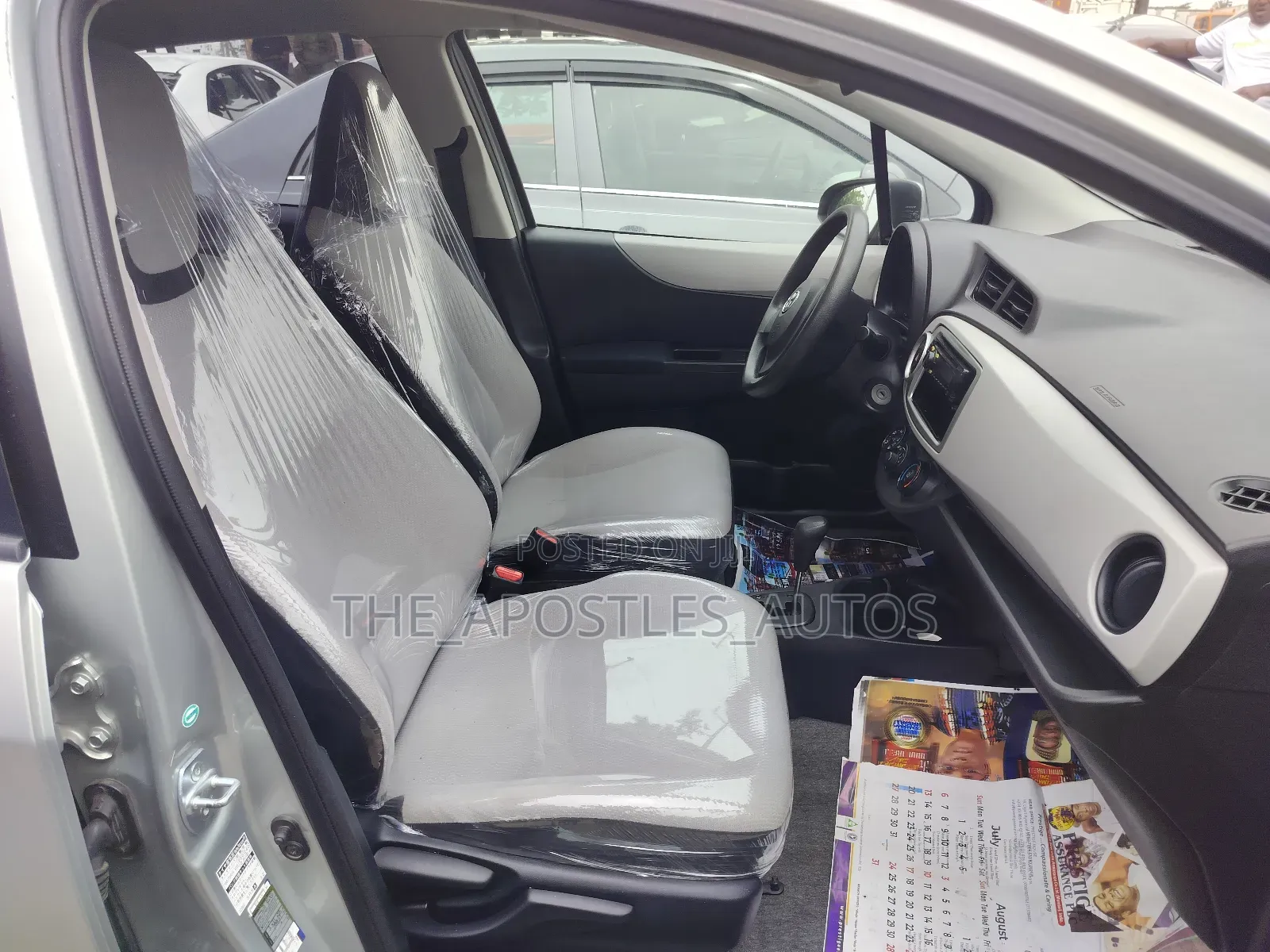 Toyota Yaris SE Hatchback 5dr 2014 Gray