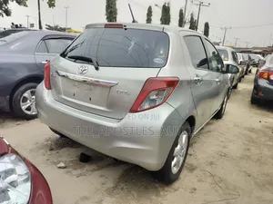 Toyota Yaris SE Hatchback 5dr 2013 Gray