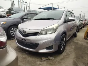 Toyota Yaris LE Hatchback 5dr 2014 Silver