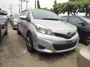 Toyota Yaris LE Hatchback 5dr 2014 Silver