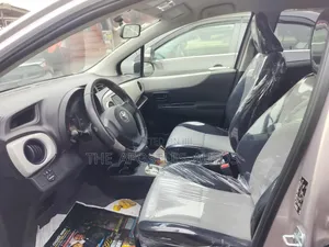 Toyota Yaris SE Hatchback 5dr 2014 Pink