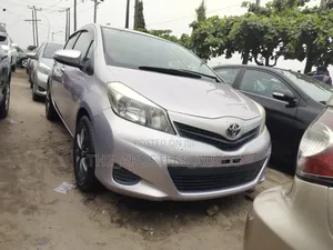 Toyota Yaris SE Hatchback 5dr 2014 Pink
