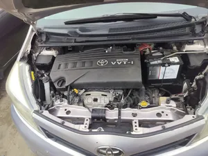 Toyota Yaris LE Hatchback 5dr 2013 Pink