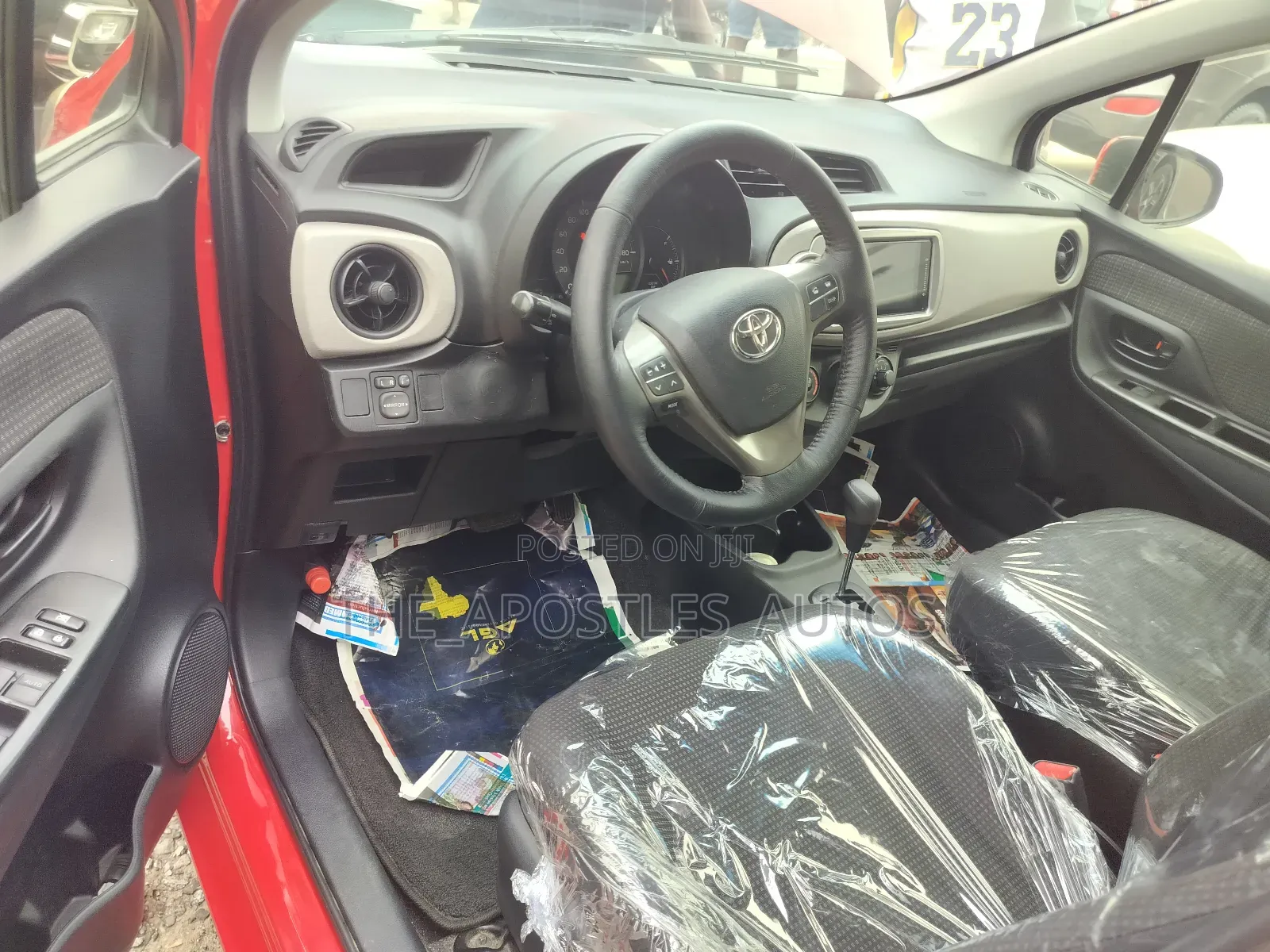 Toyota Yaris L Hatchback 3dr 2015 Red