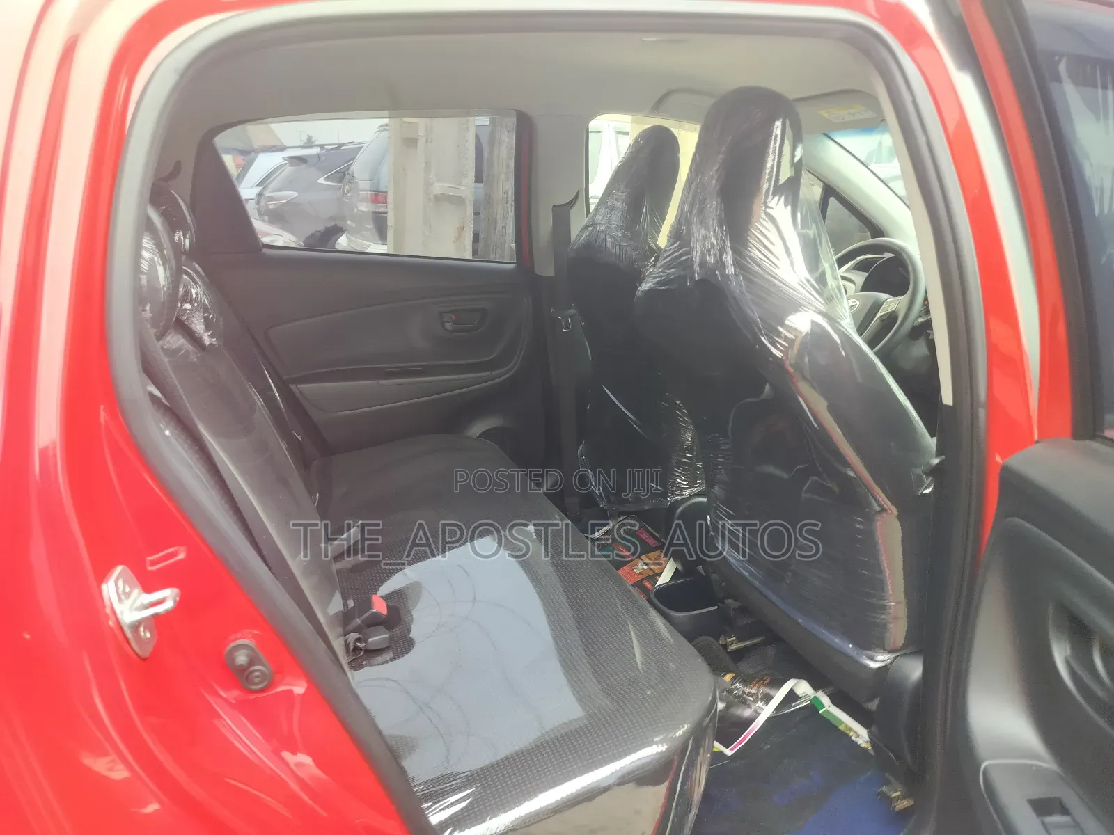 Toyota Yaris L Hatchback 3dr 2015 Red