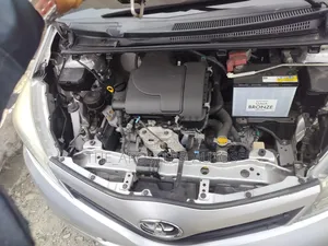 Toyota Yaris LE Hatchback 3dr 2014 Silver