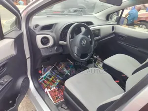 Toyota Yaris L Hatchback 3dr 2013 Silver