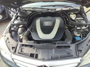 Mercedes-Benz C300 2011 Gray