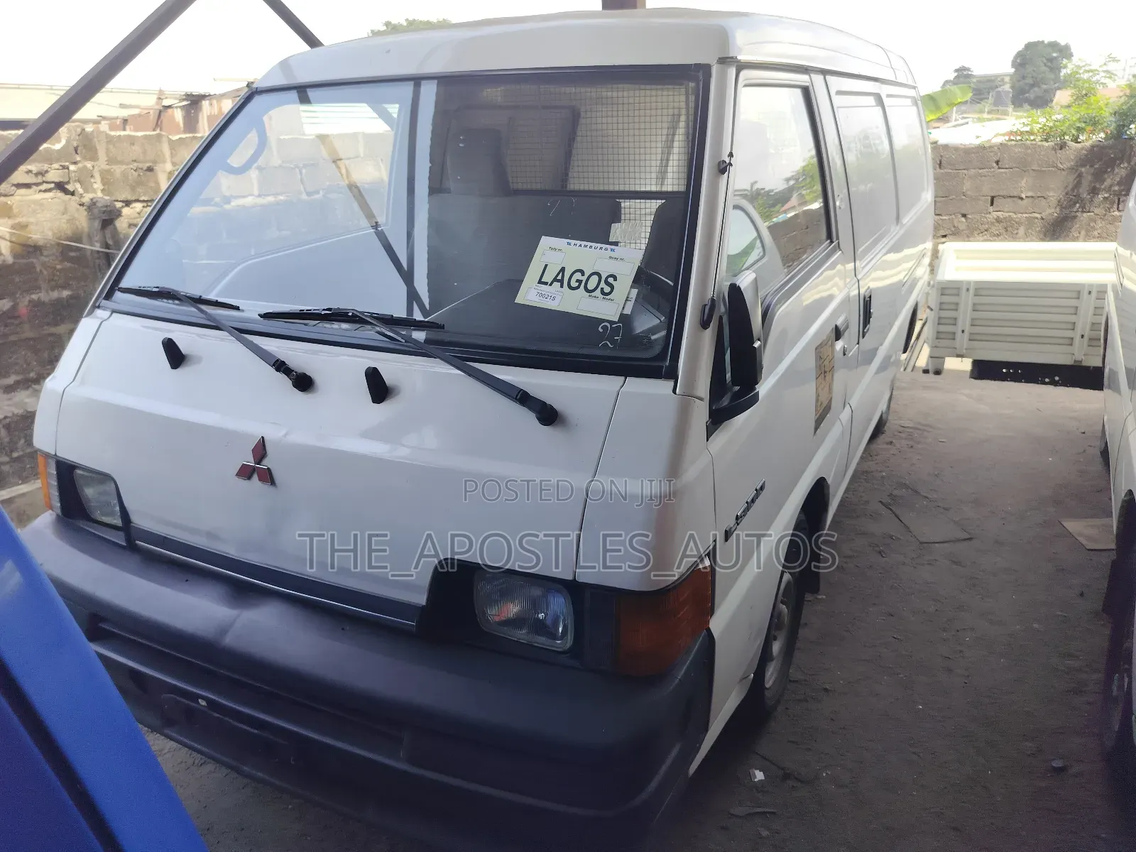 Mitsubishi L300 2008 White