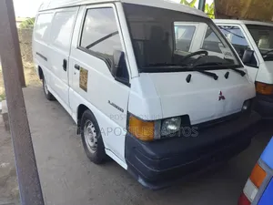 Mitsubishi L300 2008 White