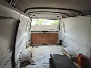 Mitsubishi L300 2007 White