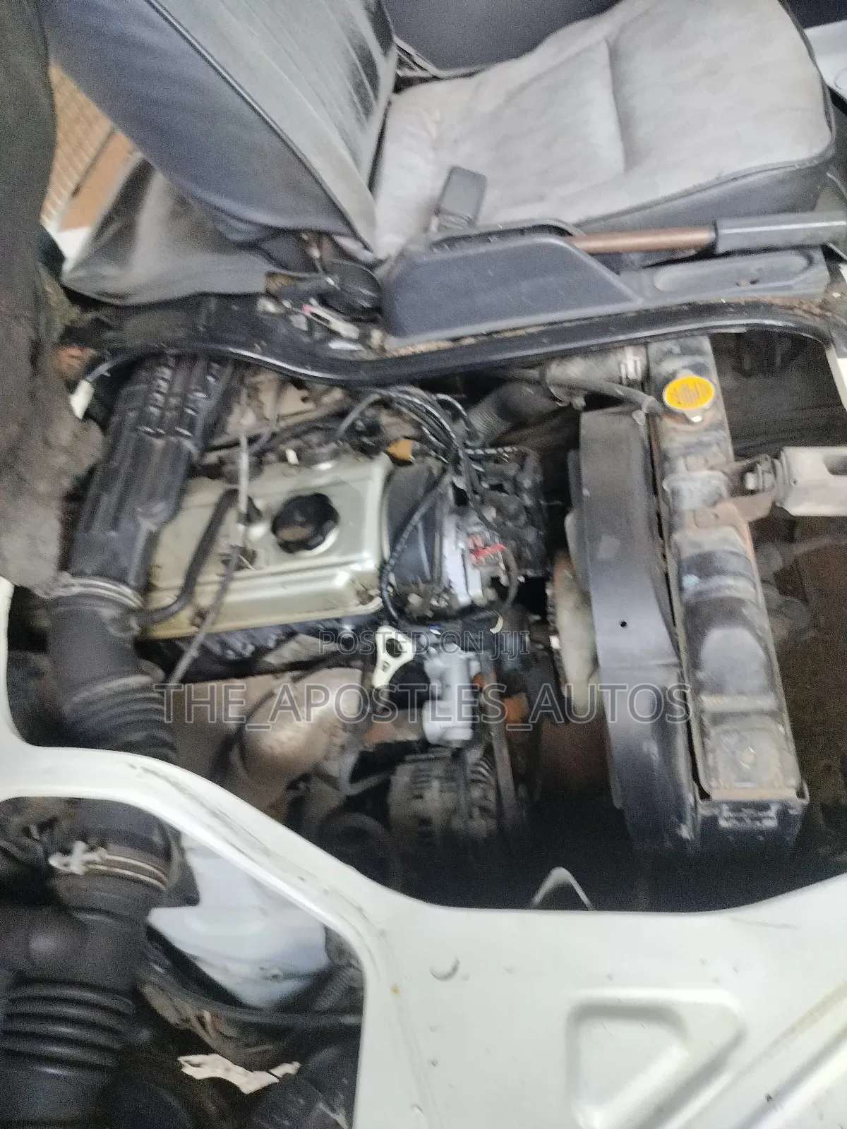 Mitsubishi L300 2006 White