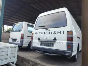 Mitsubishi L300 2006 White