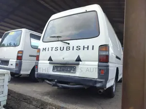 Mitsubishi L300 2006 White