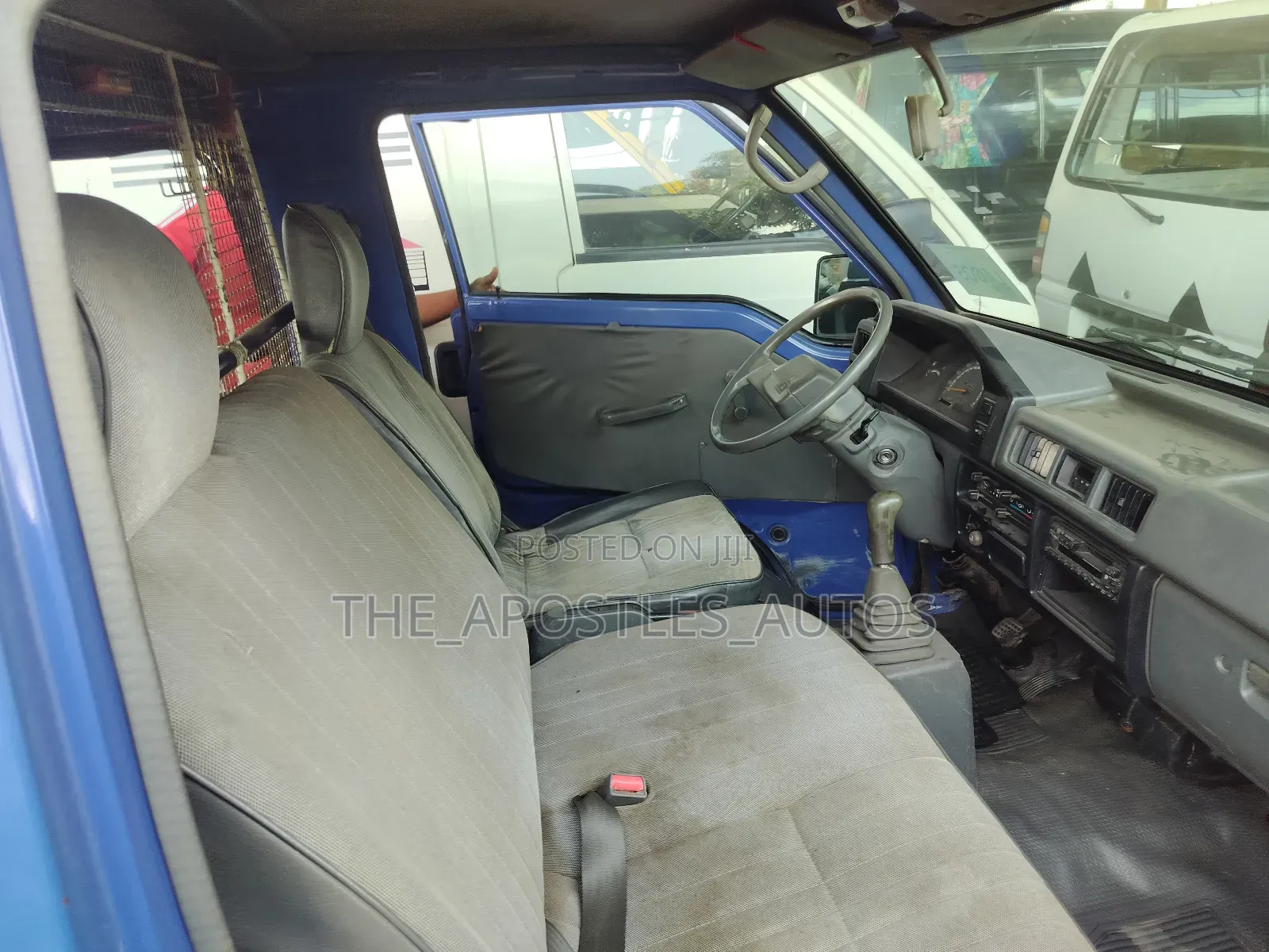 Mitsubishi L300 2005 Blue