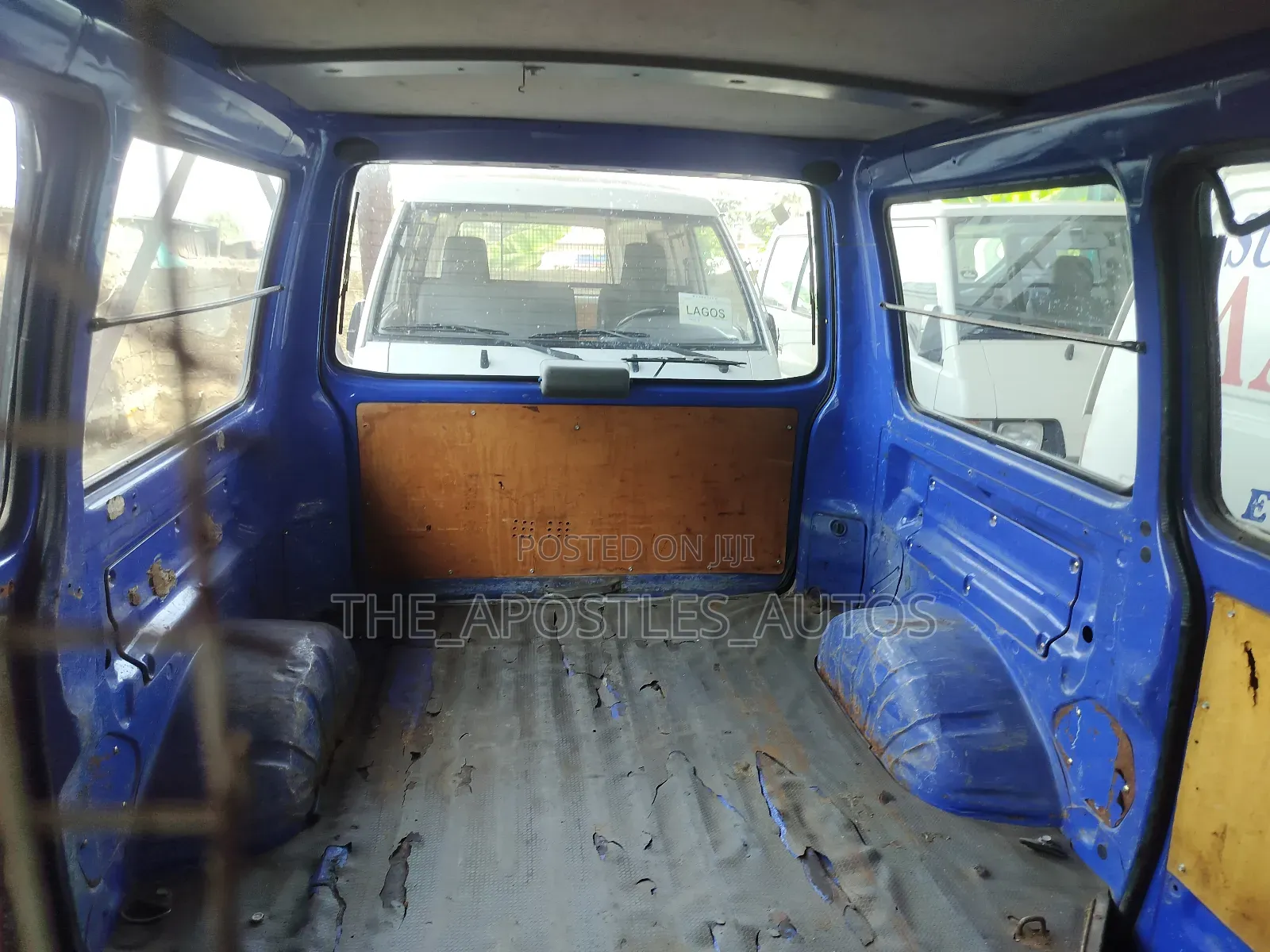 Mitsubishi L300 2005 Blue