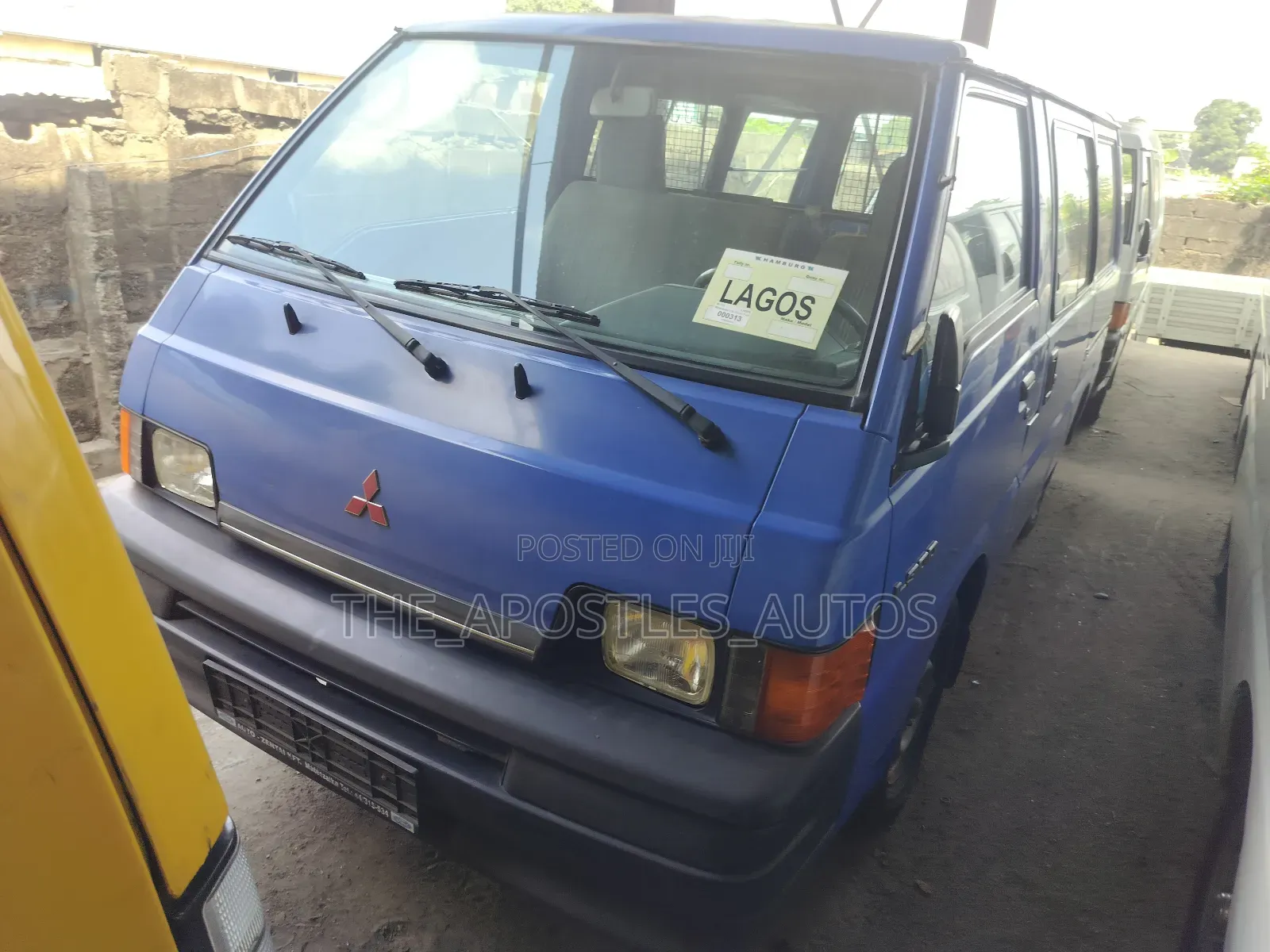 Mitsubishi L300 2005 Blue