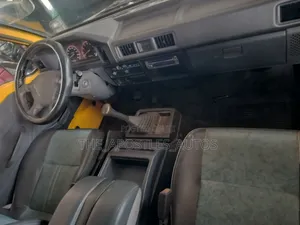 Mitsubishi Delica 2006 Yellow