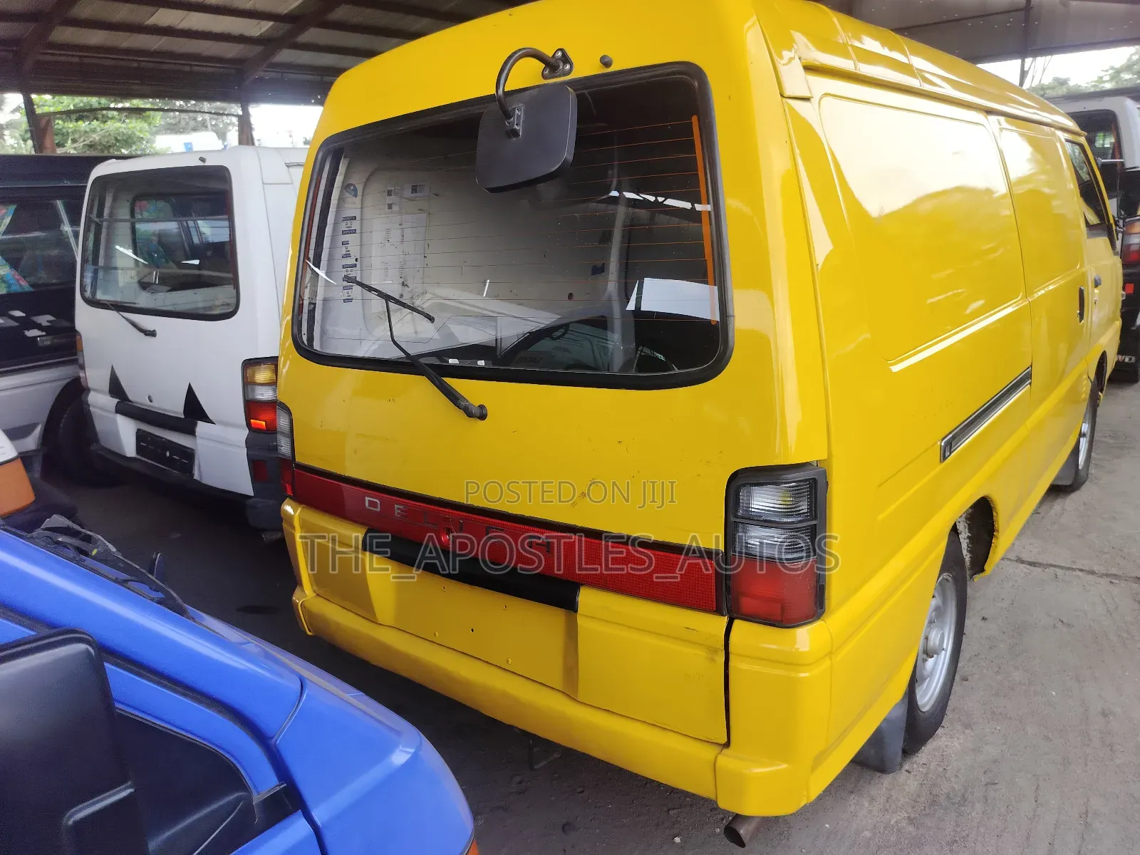 Mitsubishi Delica 2006 Yellow