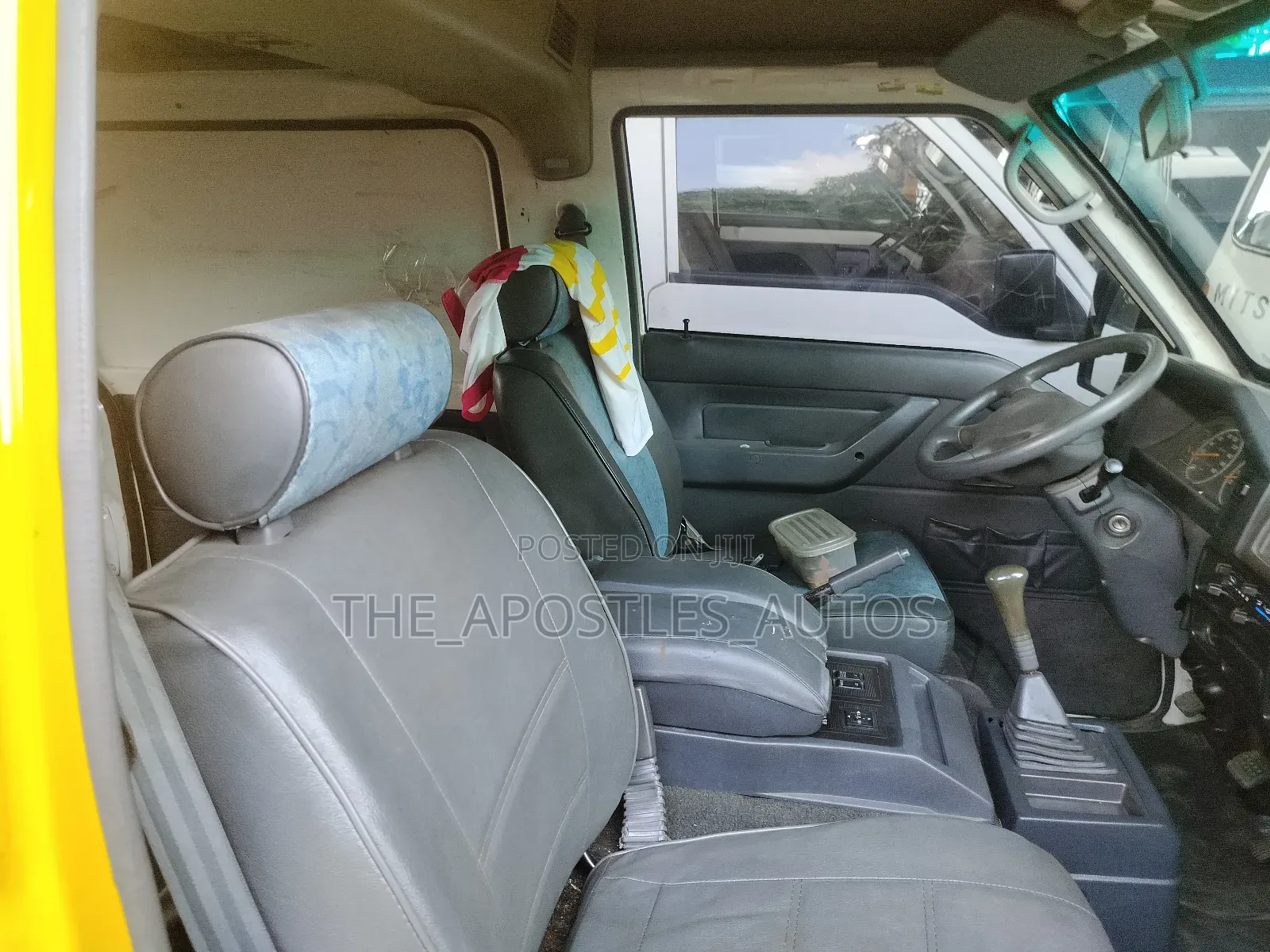 Mitsubishi Delica 2006 Yellow