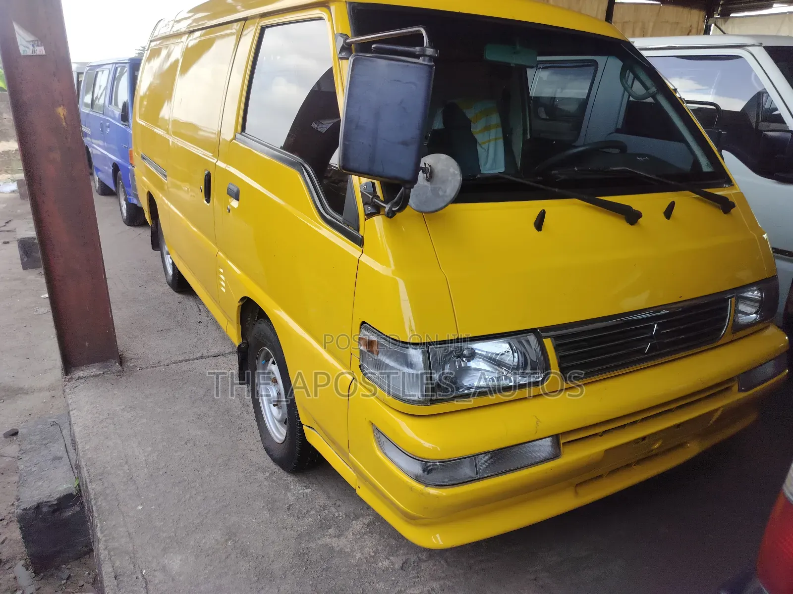 Mitsubishi Delica 2008 Yellow