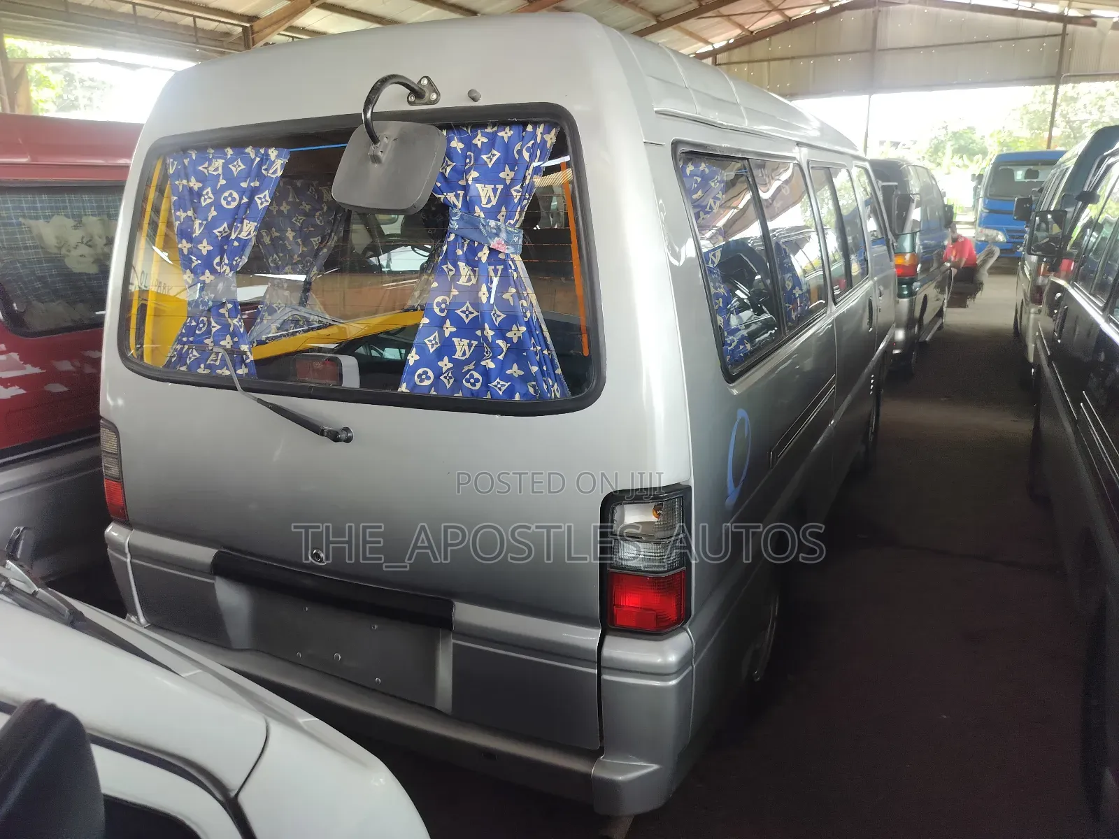 Mitsubishi Delica 2010 Silver