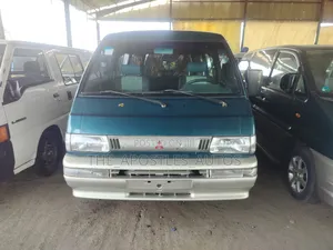Mitsubishi Delica 2005 Green