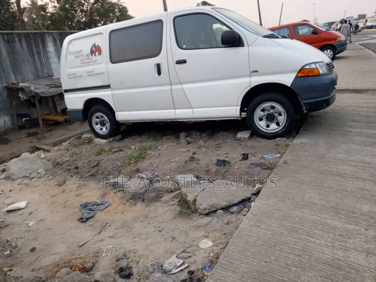 Toyota HiAce 2004 White