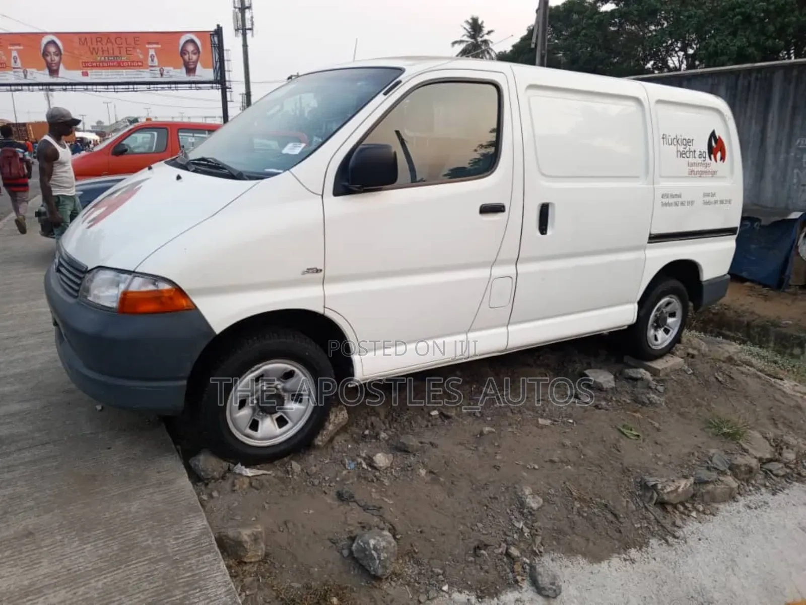 Toyota HiAce 2004 White