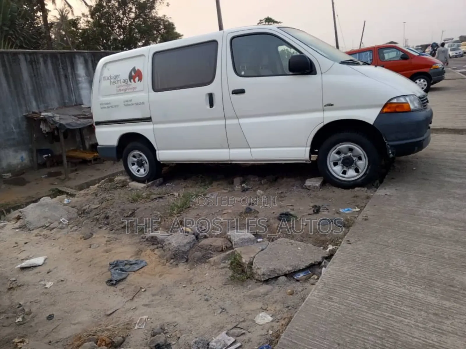 Toyota HiAce 2004 White